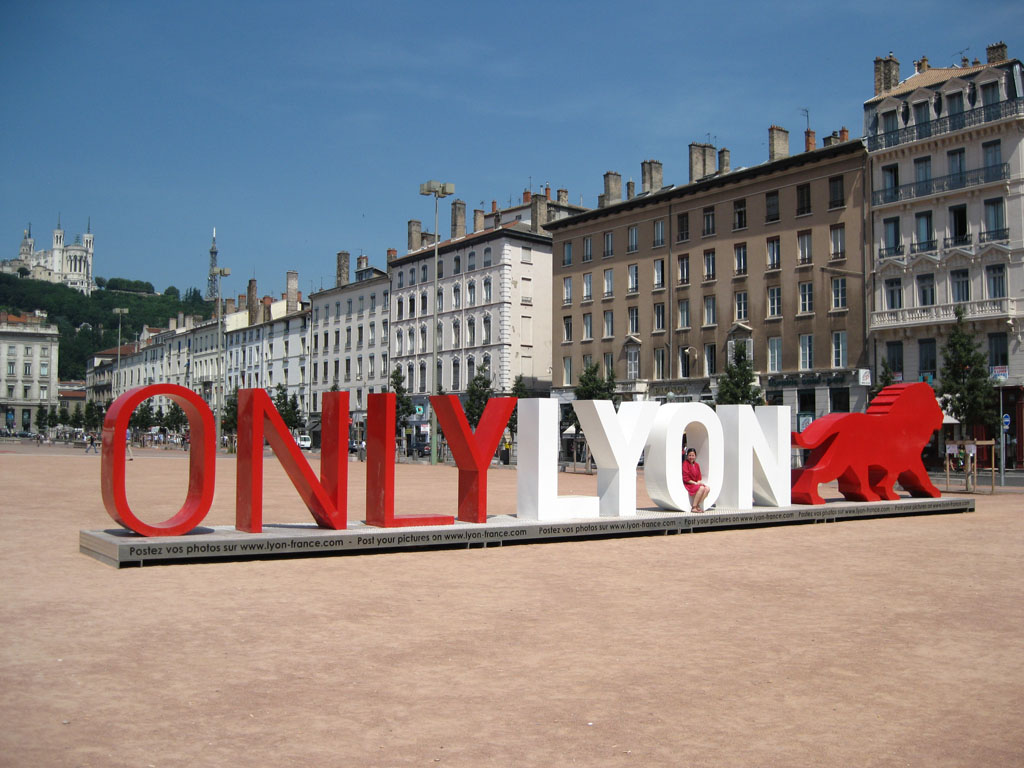 Логотип кампании «ONLY LYON»