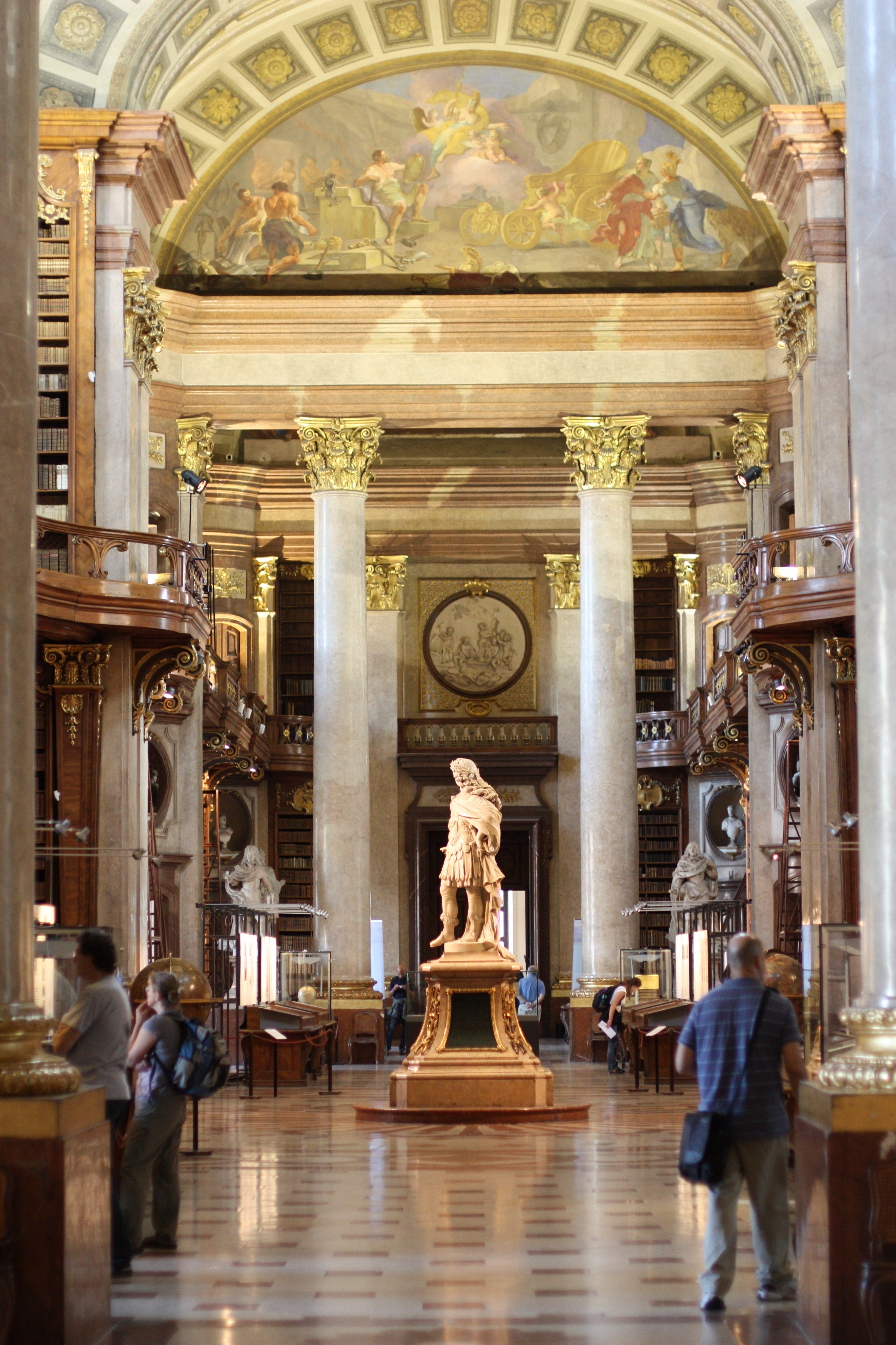 Государственный зал Австрийской национальной библиотеки. Вена, Австрия. Источник https://upload.wikimedia.org/