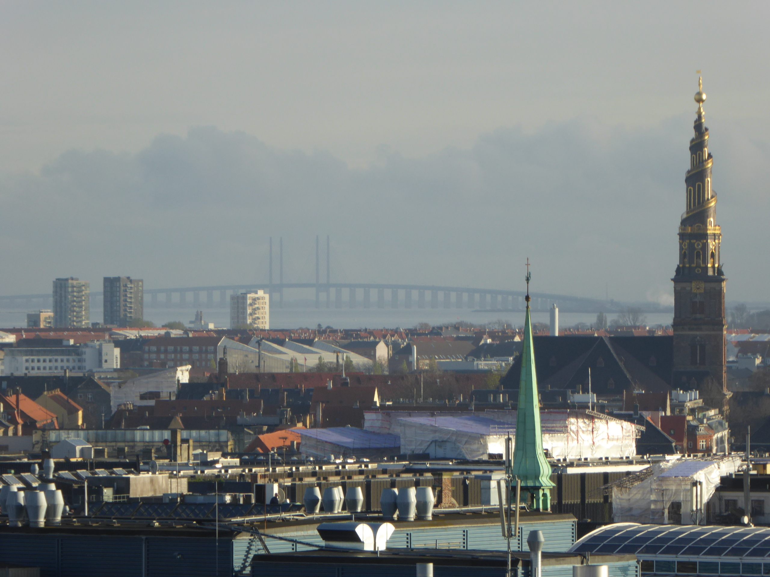 Вид на Эресуннский мост из Копенгагена. Источник https://upload.wikimedia.org/